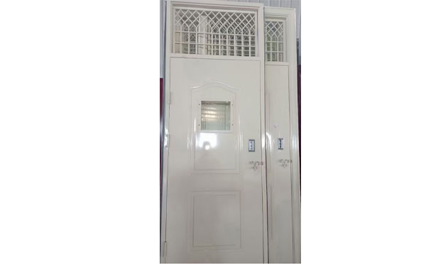 博尔塔拉学校教室门