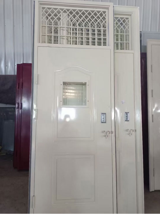 博尔塔拉学校教室门 博尔塔拉学校教室门