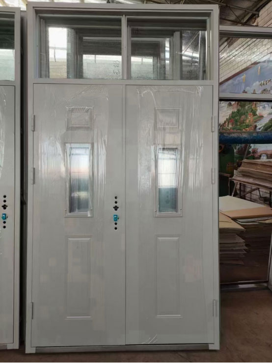 博尔塔拉学校教室门