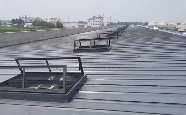 某中学室内体育馆博尔塔拉排烟窗改造项目