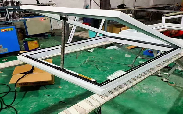 某地下车库出入口博尔塔拉排烟窗配置工程