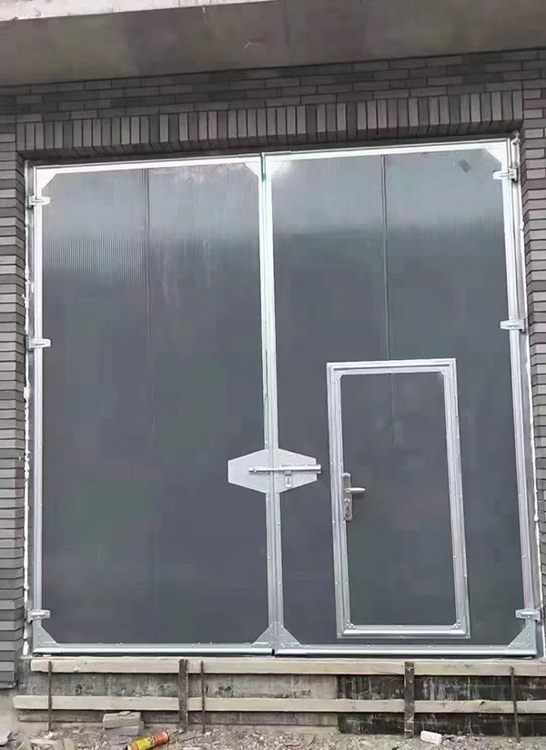 博尔塔拉工业平开门在大型设备制造车间的应用实例